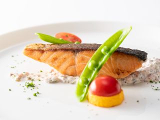 サーモンポワレ しば漬けのタルタルソース