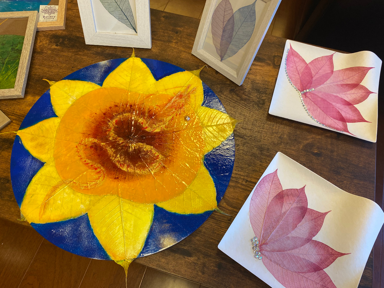 ł͂܂܂ȍiɃ`WĂĂ܂B