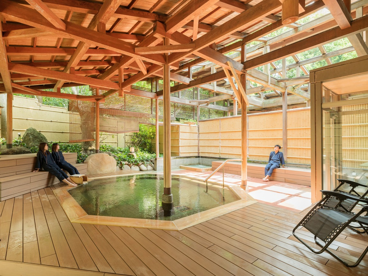 w̓@IVCɃEbhfbL𑝐݂܂iBëג߂Ă܂j