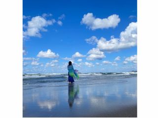 海沿いでの一枚(水面に反射した空模様もキレイです)