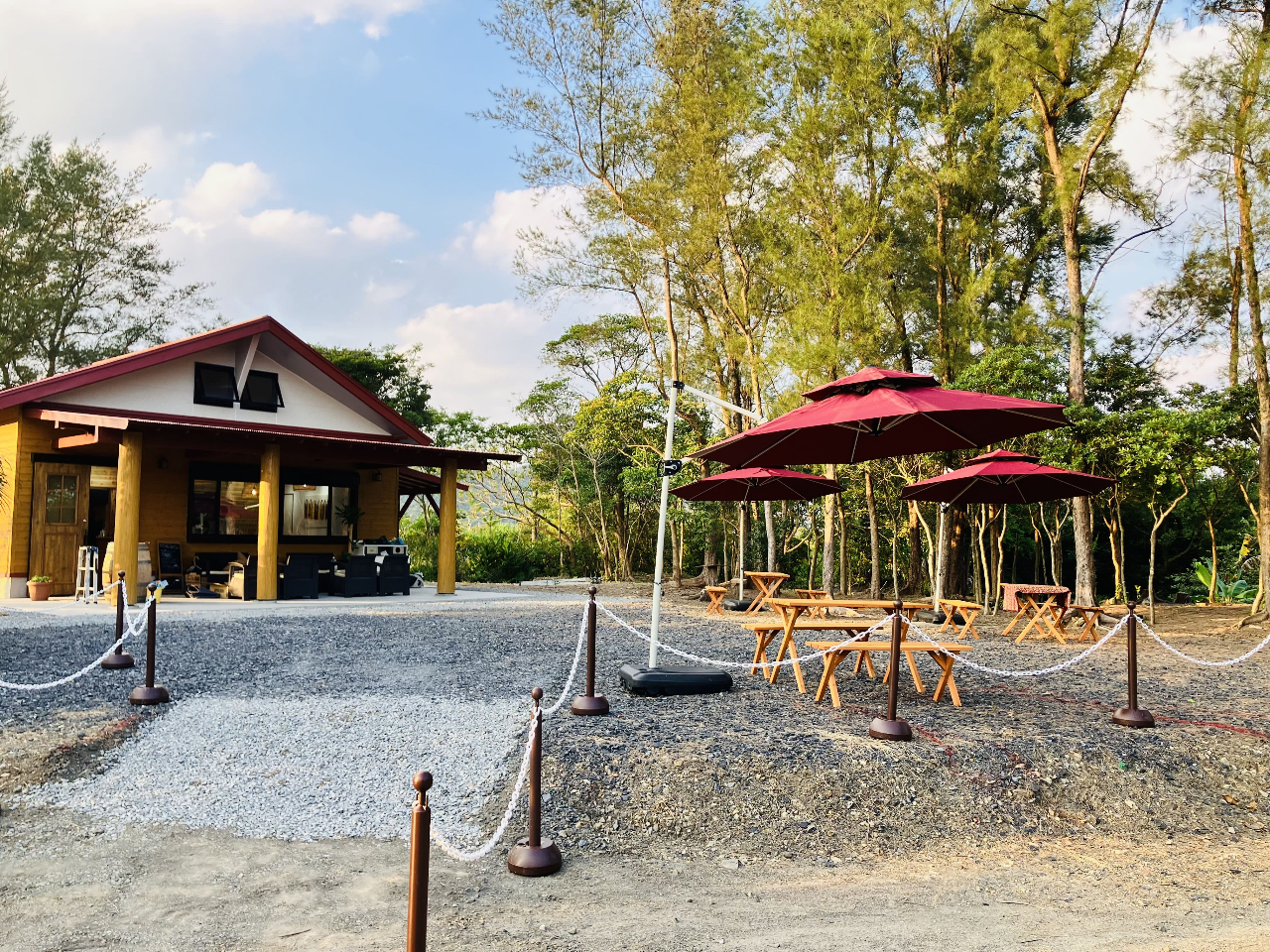 集合場所のAMAMIバニラファームカフェPolePole(外観)