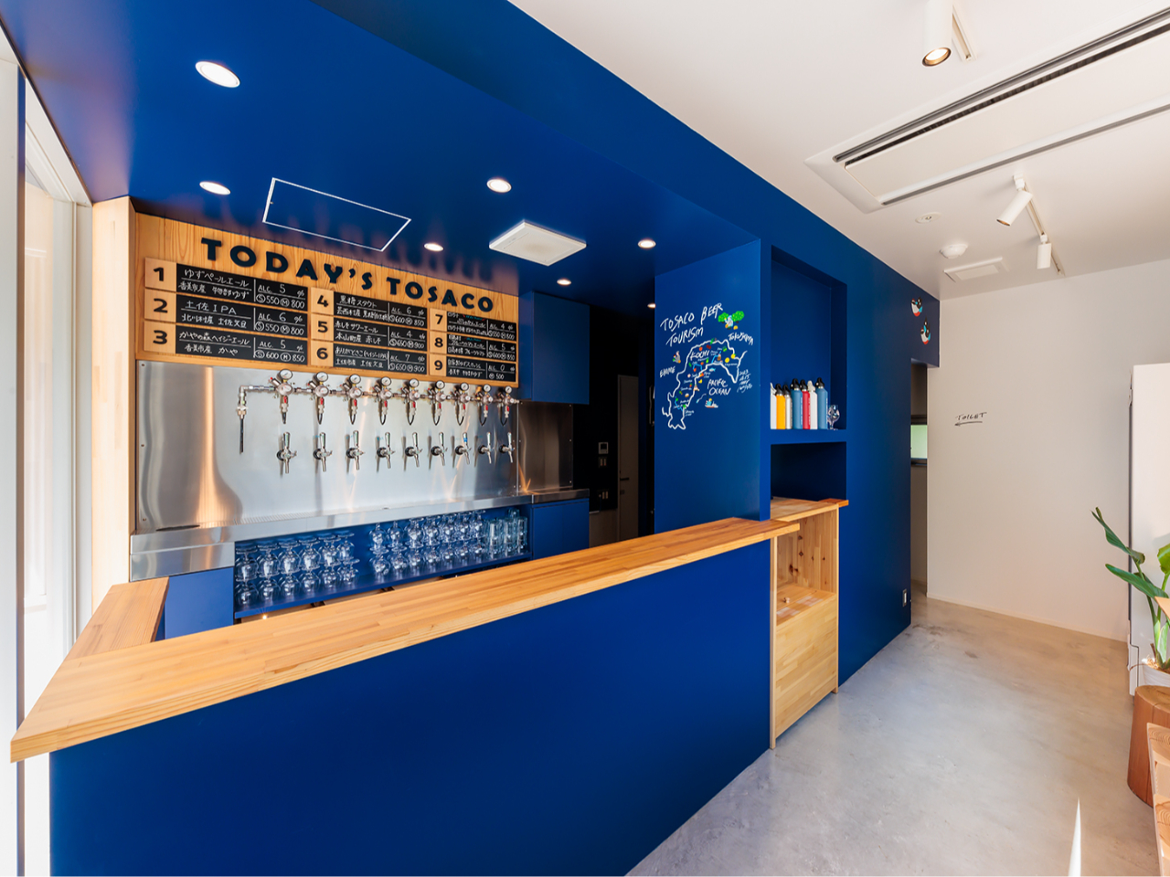 TOSACOu[̓Xł́AAprr[̔Ă܂B