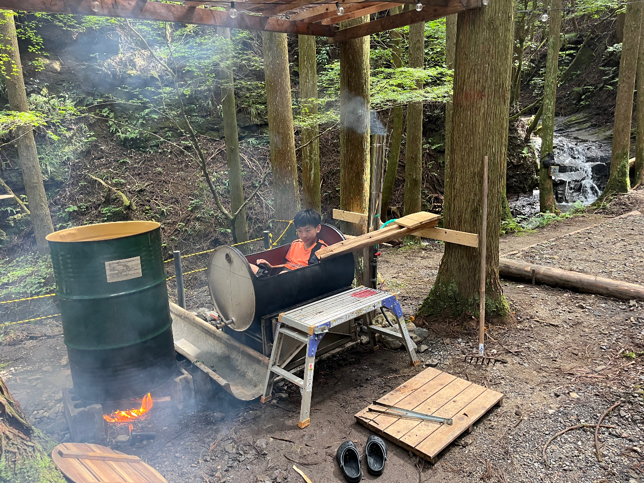 お風呂→滝の水風呂→お風呂。これが子供のトトノイ方です^ ^