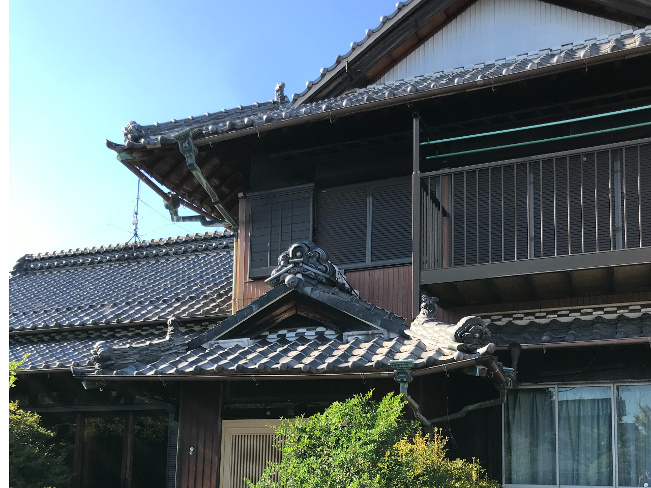 この古民家の中に舞台となるおもちゃ王国があります。