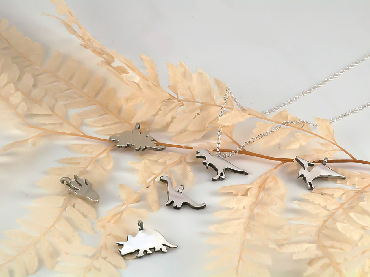 《 福井×恐竜ネックレス作り 》Cochele 100年受け継ぐ店「カイドージュ...