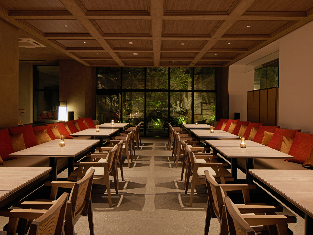 �i�i�m�C�`�@�X�ܓ���