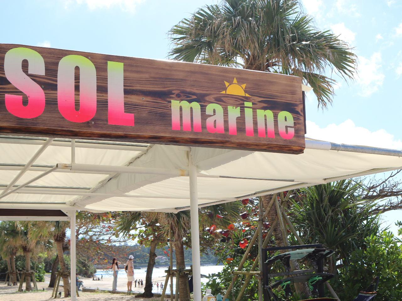 �\���}����