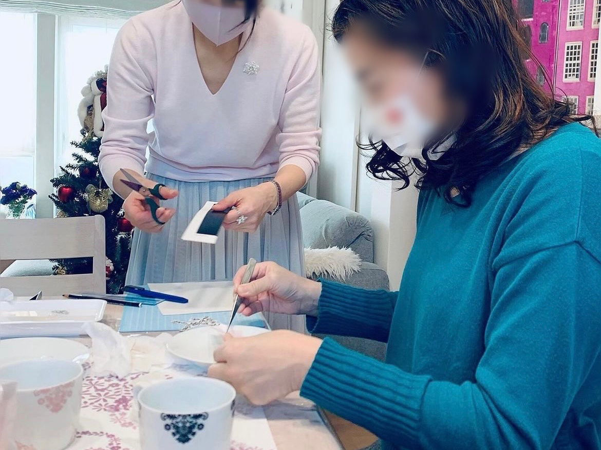 e؁AJȃbXɎM܂Bӏ܂炨`܂B