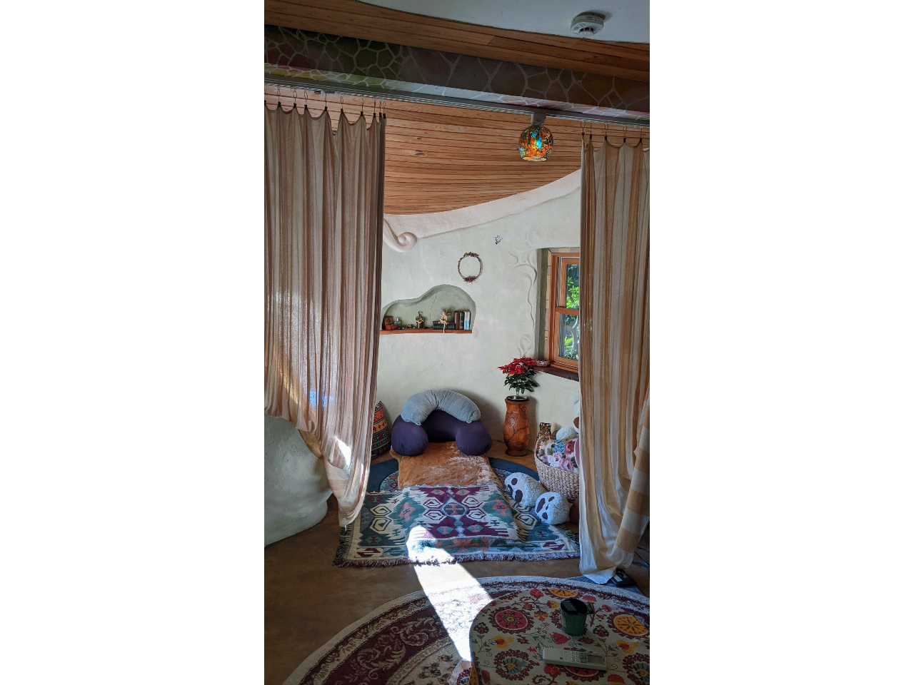 トーテムの家 女王様の間