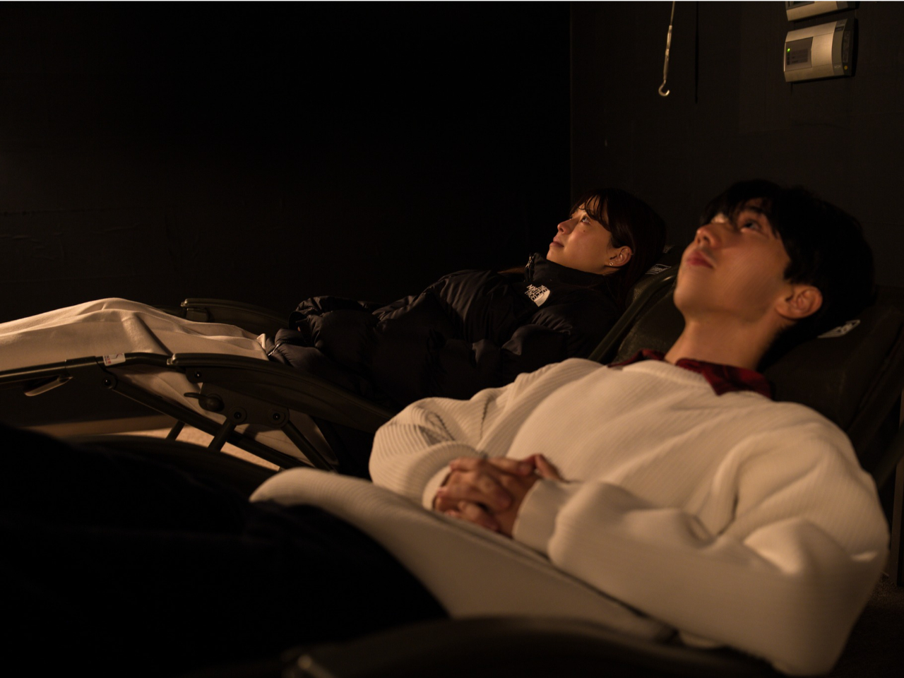 CtBjeB`FAɐQׂ΁Aڂ̑OɍLB