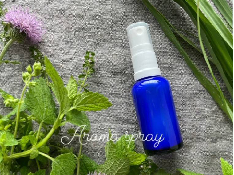 好みの香りを選んで、スプレーを作ります。