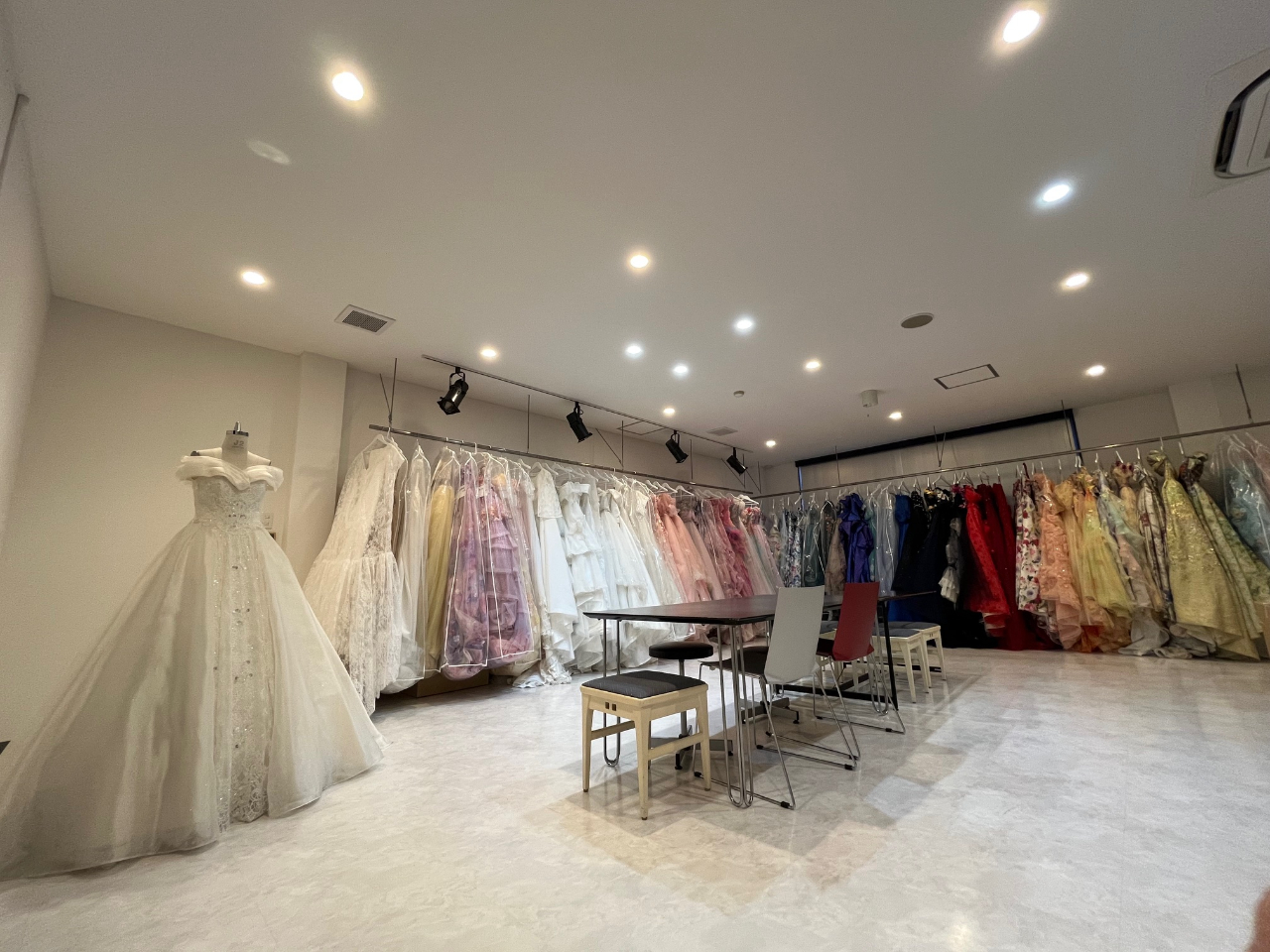 ドレスメーカーショールーム【ドレス着用体験】【福井観光】【女性】【プリンセス体験...