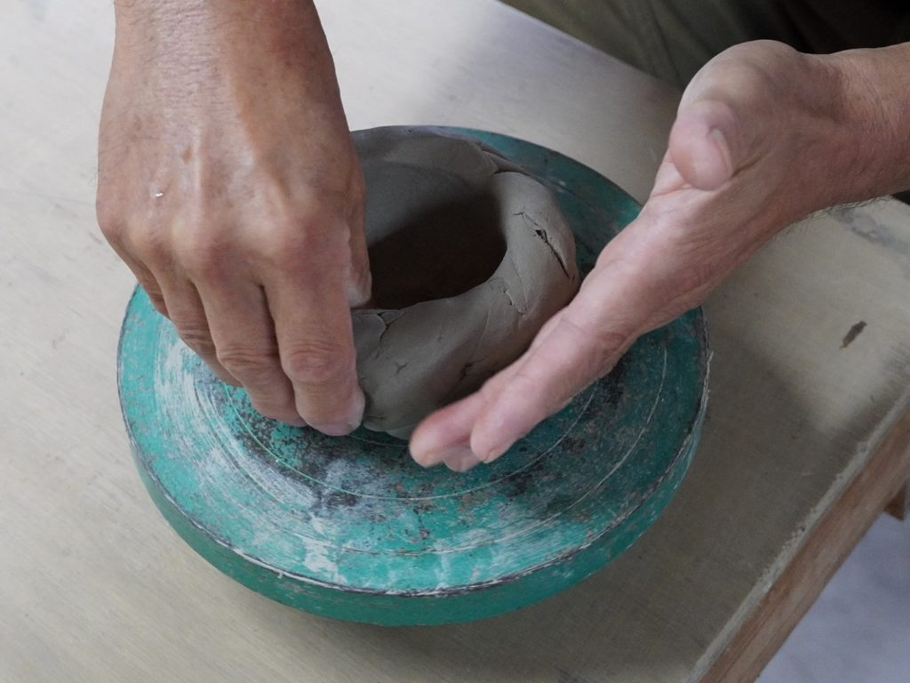 т˂̏ꍇ́AȂSŷ܂𕽂ɐL΂A܂𗧂Ă肵Č`Ă܂BIuWF̂悤Ȃ̂ȂSyVт̗v̂ŎRɎv``ɋ