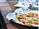 自然の中で火を扱い、仲間や家族と声をかけ合いながら作るピザは、 「食べる」だけでなく「つくる時間」そのものが思い出に残る体験。