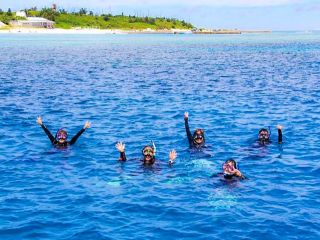 貸切でシュノーケルを思いきり満喫!
