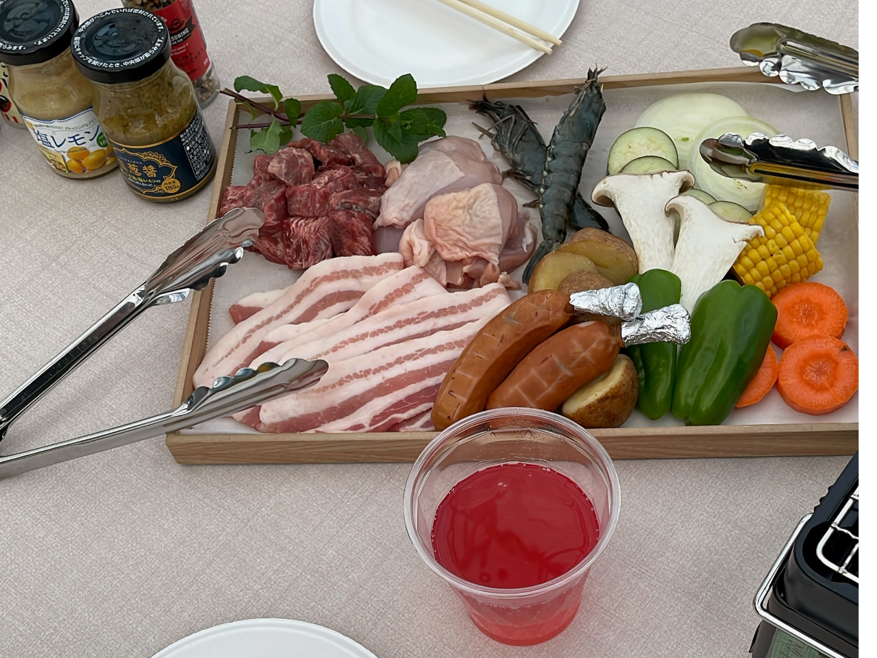 BBQを楽しみながらソフトドリンクやアルコール飲み放題プランもご用意!