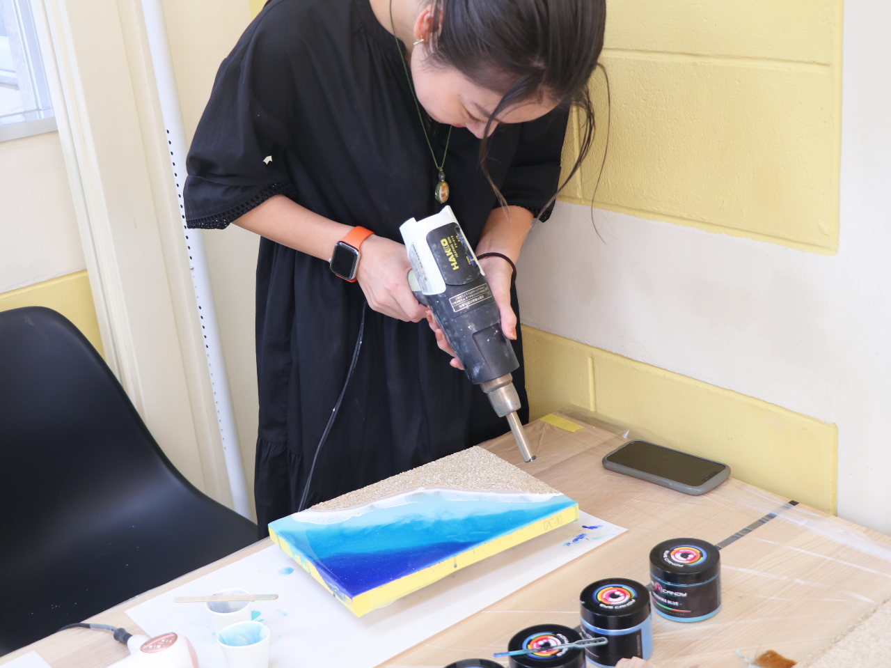 レジンアートの醍醐味の波作りを練習することでより一層楽しんでいただけます。ご自身だけのオリジナルな沖縄の美しい海を作っていただけます。