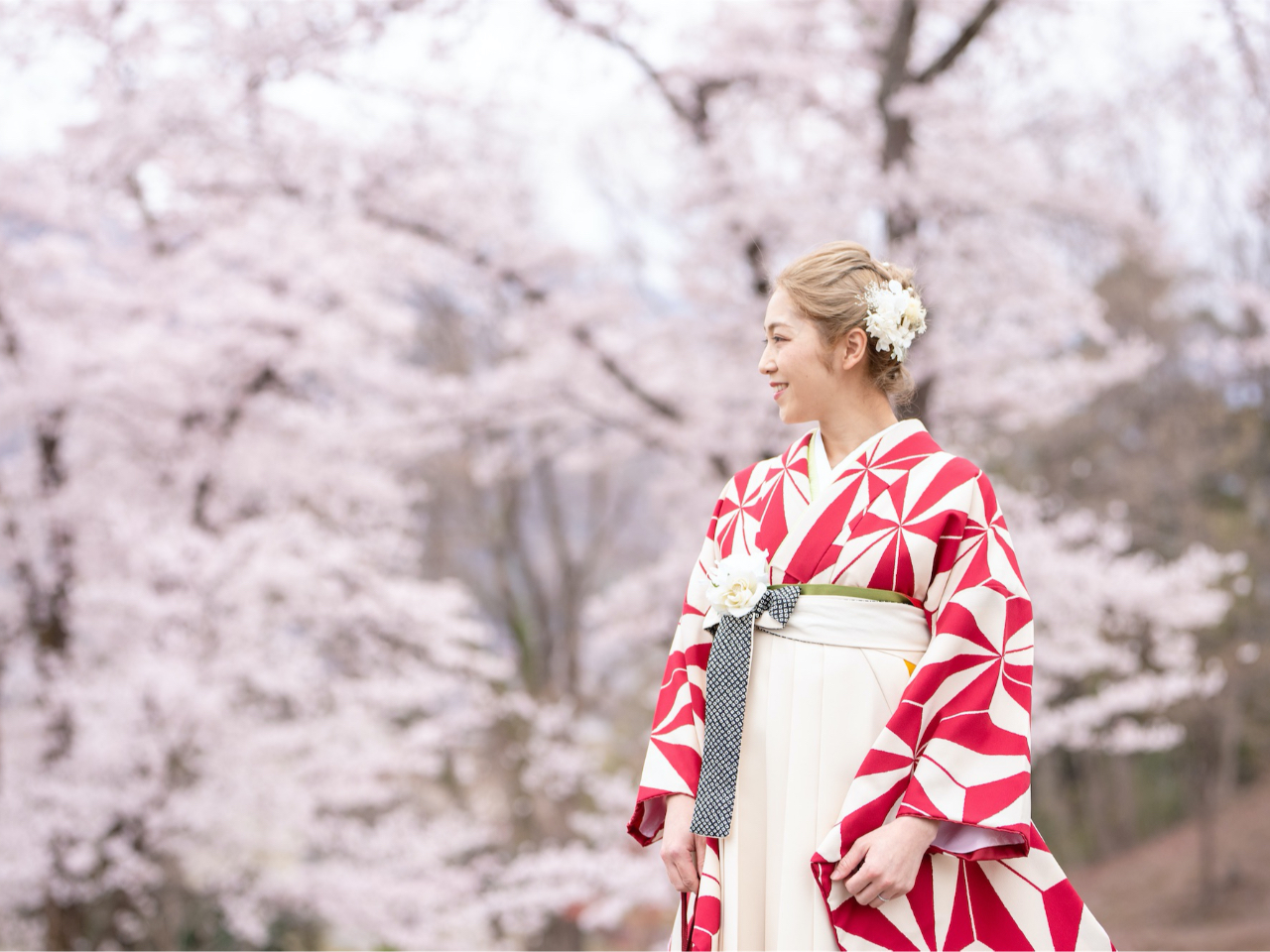 袴姿で長瀞の自然を満喫