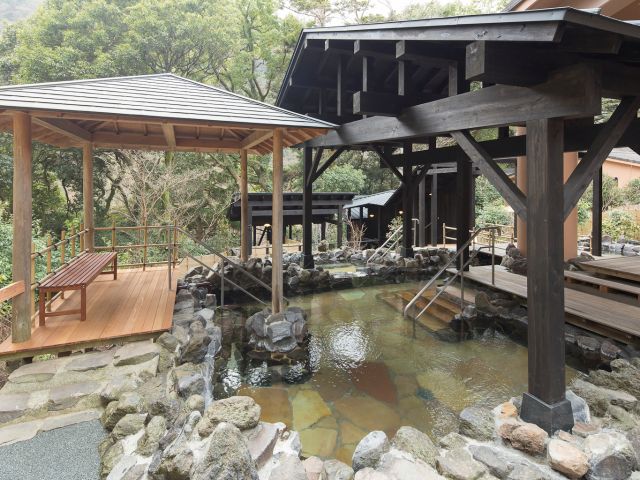 小学生 風呂 民家盗撮 日帰り入浴】*大浴場「本殿 湯楽庵 大湯」*里山を望む露天風呂と囲炉裏料理が自慢♪お一人さまOK◎【当日予約可】【女性・ファミリー】≪箱根口ICより車で約3分≫/箱根湯寮 - じゃらん遊び体験