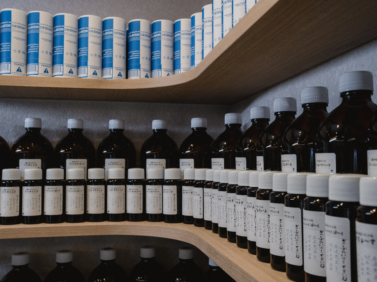 200ނ̍̂Ȃ疈G߂ƂɌIWJ܂