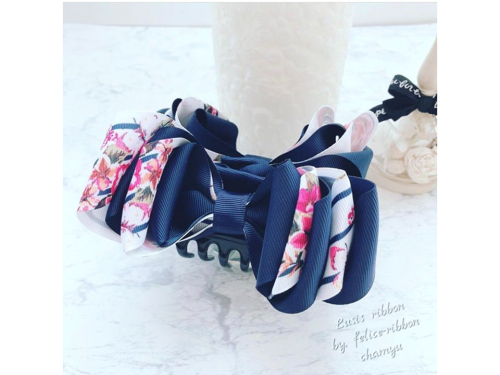 初めての方でも作りやすいリボン。バンズクリップ仕上げです。リボンは買うもの!から、作るもの!に変わってしまうほど、簡単に可愛く完成します。