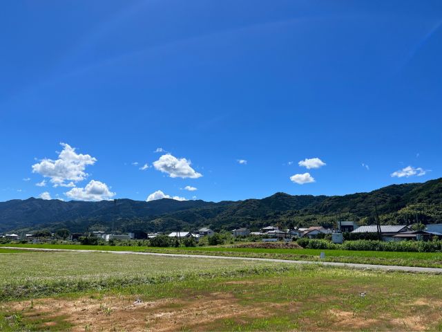 みのうヴィレッジの南側には耳納連山の綺麗な眺めを望むことができます。