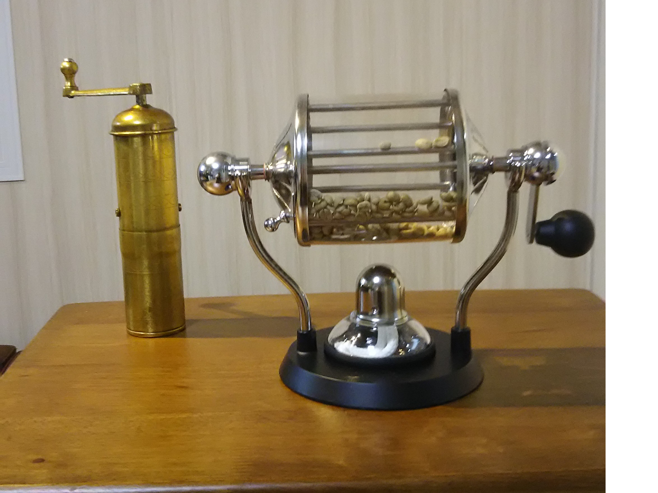 手回し焙煎機による珈琲焙煎体験