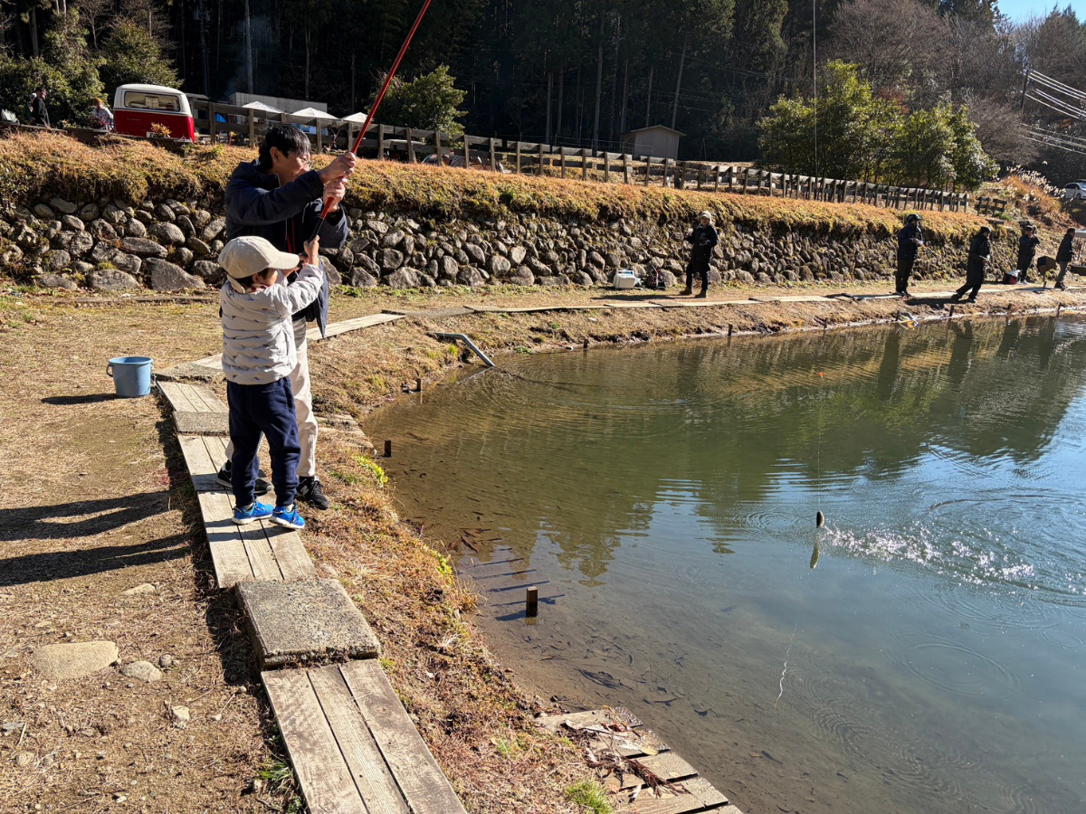 �e�q�Œނ�̌��ɒ���I