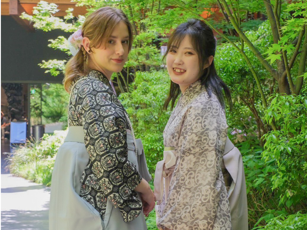 ご友人と一緒にレンタルでシミラールックも実現できちゃう!