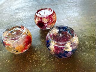 透明の美しいキャンドルです。