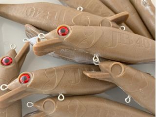 世界初!生分解性ルアー