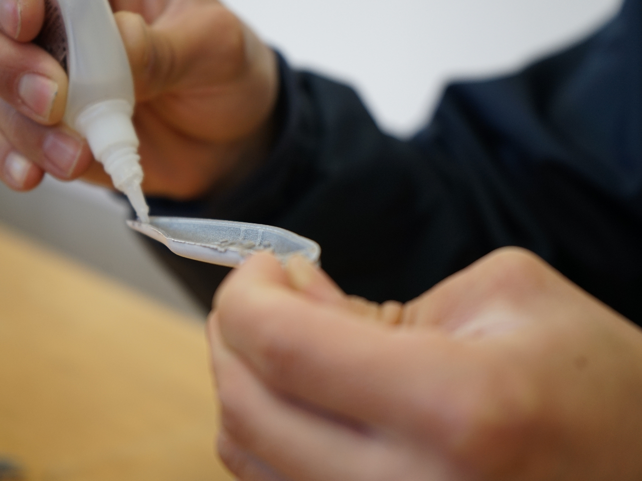 まずはプラモデル制作の要領で組み立てます