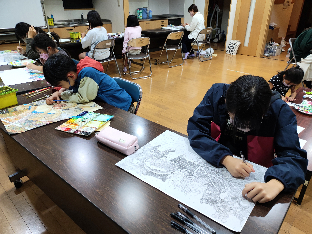 ���w���̃N���X�̊J�Õ��i