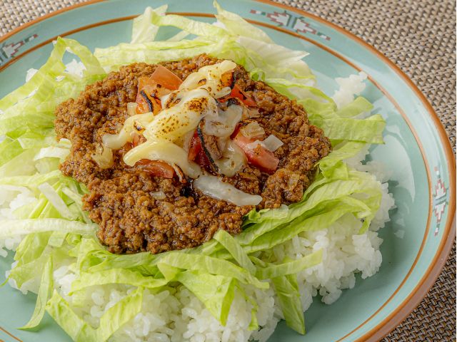 当店一番の人気メニューはタコライス!リピートされる方がたくさんいらっしゃいます!