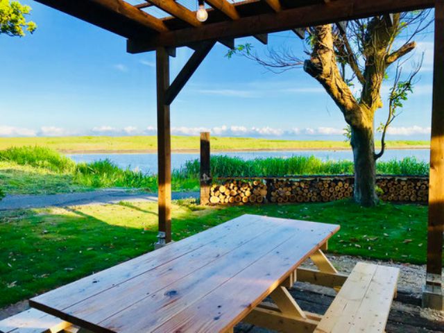 目の前には美しいラグーンが広がっています。