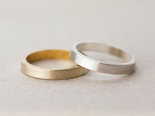 こちらはヘアーライン仕上げです。