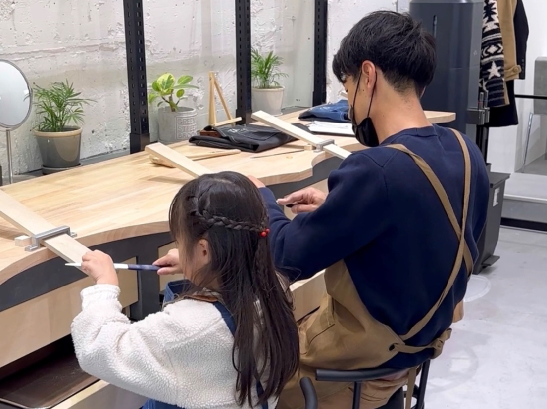 お子様は座るだけでワクワク!