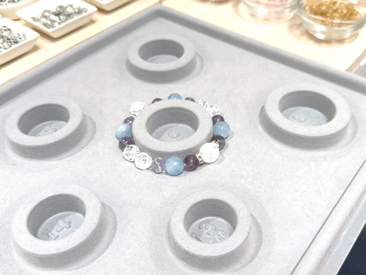 石の配置、色のバランスを確認