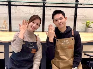 お好みの金属素材をご自分で加工して、手作りペアリングなどを作ることができます。手作りリングは忘れられない思い出をとじ込めた、かけがえのないジュエリーになります。