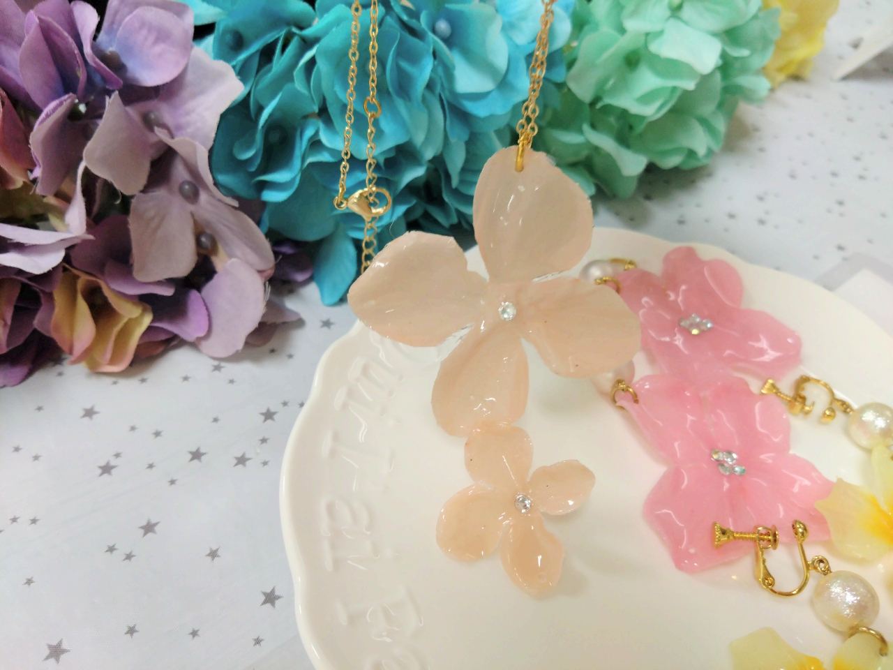 1��1��UV���W���ŃR�[�e�B���O���ăA�N�Z�T���[�Ɏd�グ�Ă����܂�