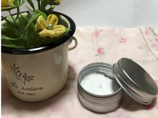 冬といっても日焼けはします。お好みのアロマオイルで日焼け止めクリームを作りませんか?