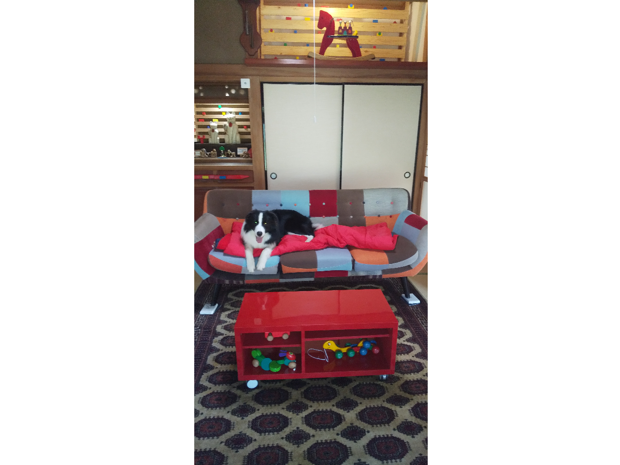 玄関から入るとウェルカムルームです。ワクワクしますよ。