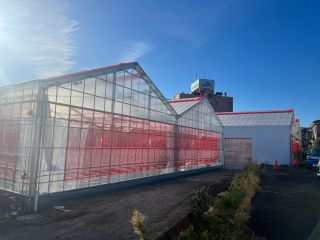 空飛ぶいちごハウスの外観です。