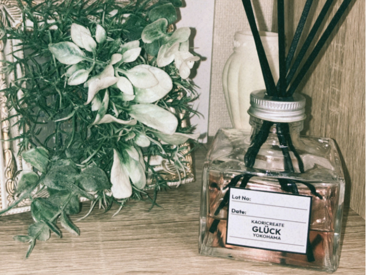 �X�e�B�b�N�̐F���A�������̕��͋C�ɍ��킹�Ă��I�т��������B