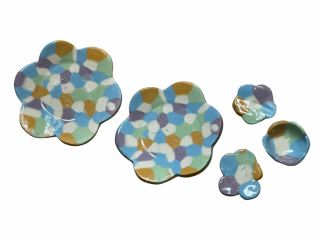 お子様から大人まで、好きな色で楽しく制作することができます。