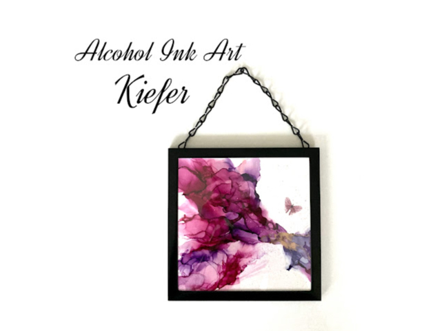 画像のような蝶々を入れたい場合は別途追加料金(ひとつ100〜200円)になります。