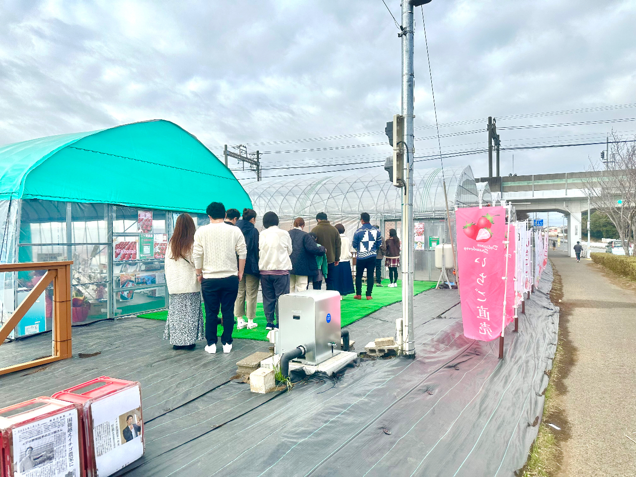 直売やプレミアム食べ放題の開店待ちで大行列！！