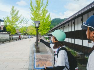 津和野のメインストリー"本町・殿町通り"を走り、城下町の雰囲気をたっぷり味わいましょう.* ・