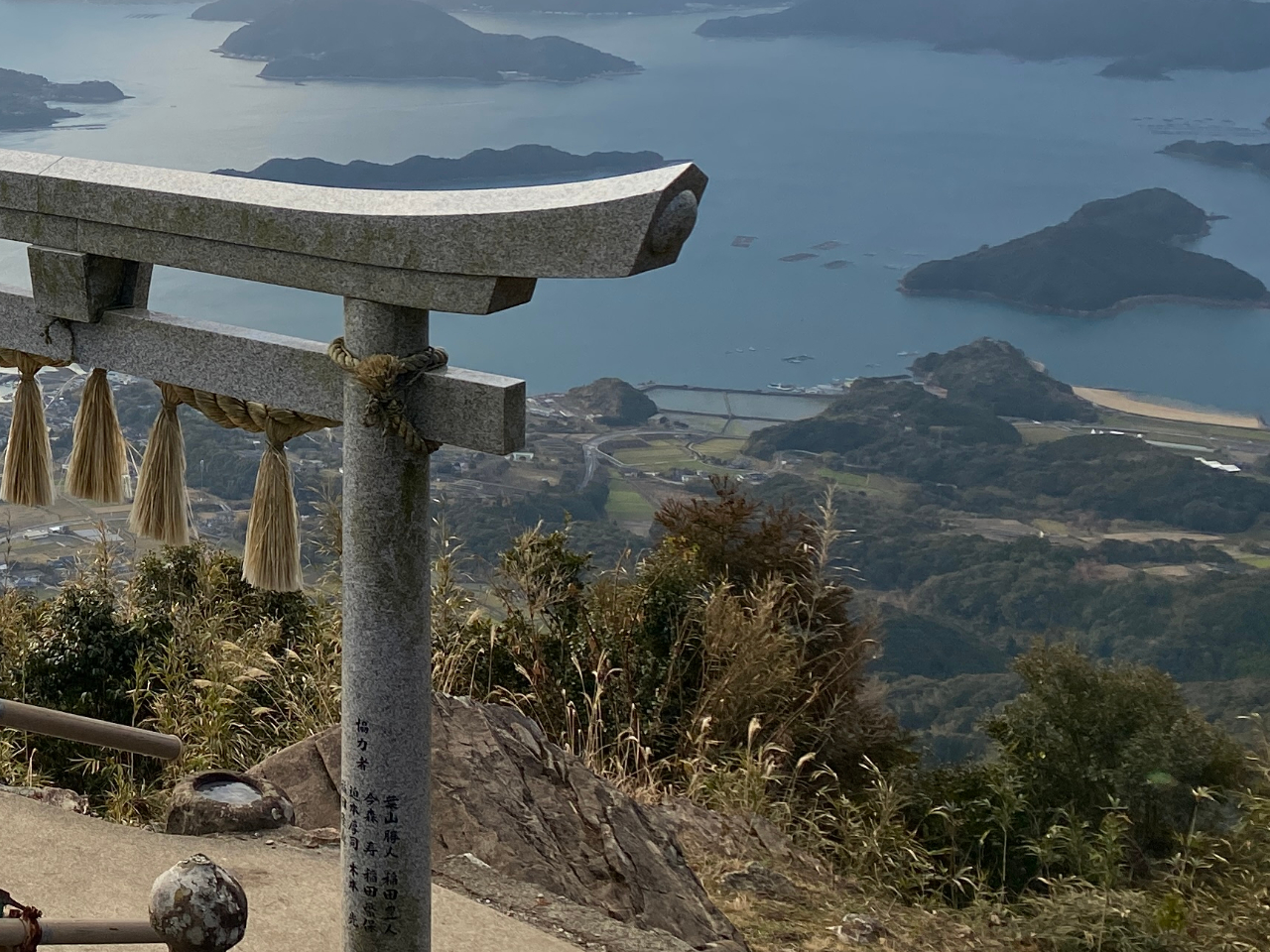 qxR猩낷ƁAlt߂LvłBqx_ЂQq̃Lvꂩ̌iF͎RƂ͈قȂۂc܂B