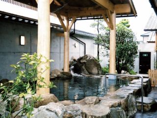 石造りの露天風呂